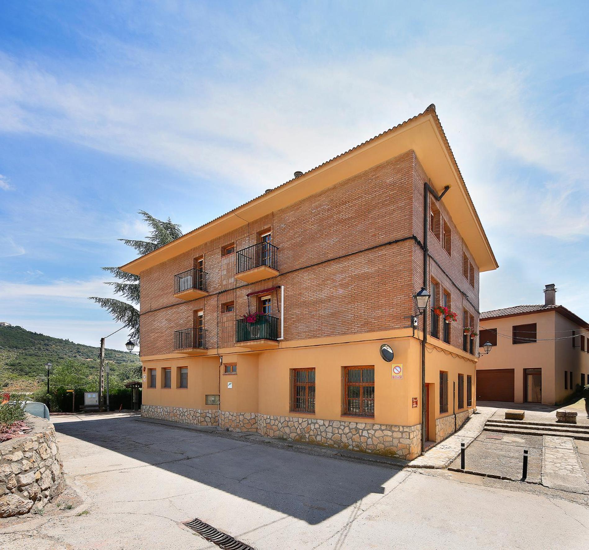 Albergue Sierra De Arbe Naval Exterior photo